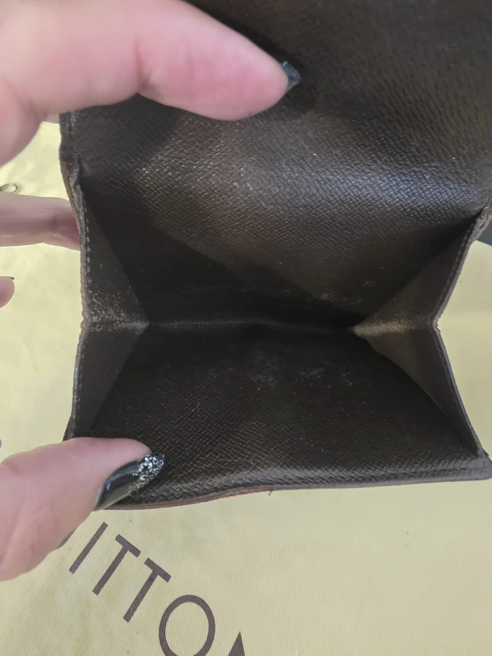 Louis Vuitton compact louis